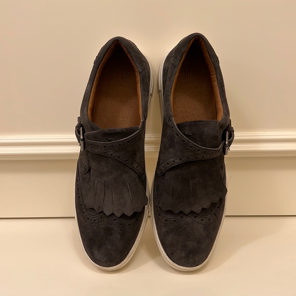 WORN ONCE brand new looking Frye slides